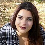 Profesora con capacidad de enseñar diversas materias a alumnos de primaria